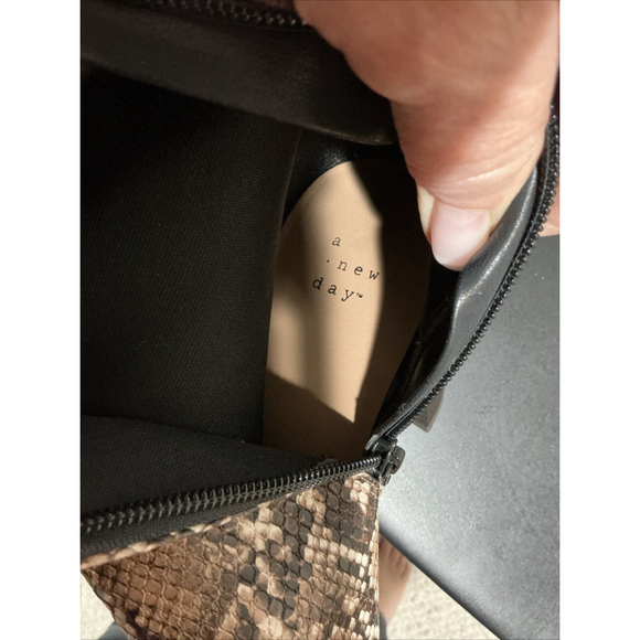 Woman’s A New Day Brown Snake Skin 3.5 Inch Heel Tall Knee High Boots Size 7.5 - Picture 11 of 11